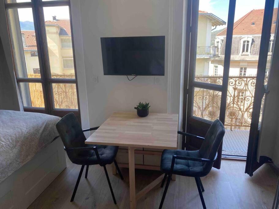 Refait A Neuf En Hypercentre Avec Balcon
